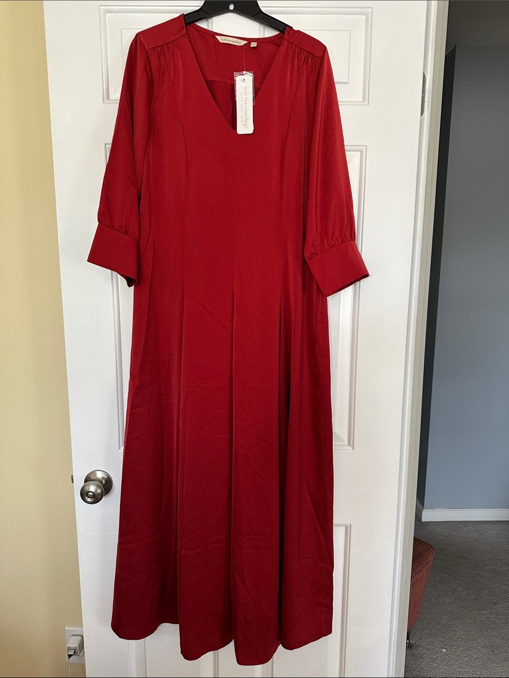 Soft Surrounding Elegant Red V-Neck Women's Dress size small nwt